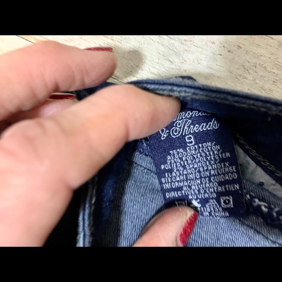 ❤️Diamonds & Threads You Go Girl Slim Boot Jeans- Sz 9 - Picture 3 of 5